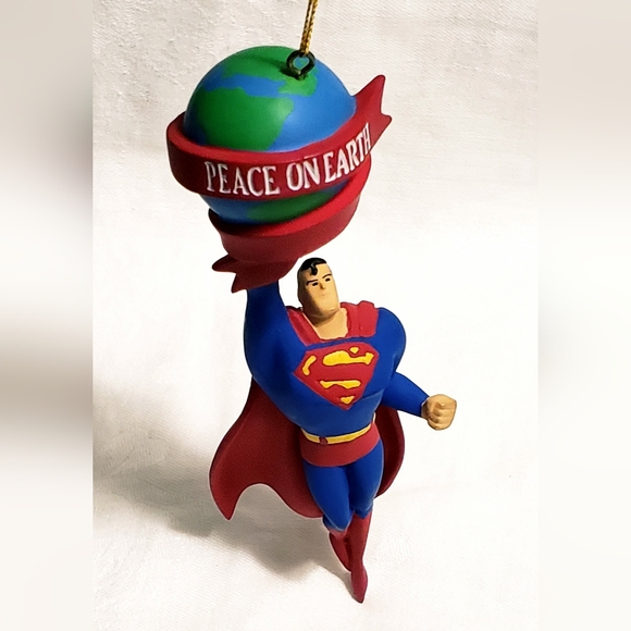 Superman Ornament - Picture 1 of 3